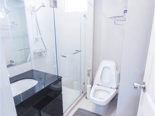 For rent 3 bedrooms condo in Huai Khwang, Bangkok
