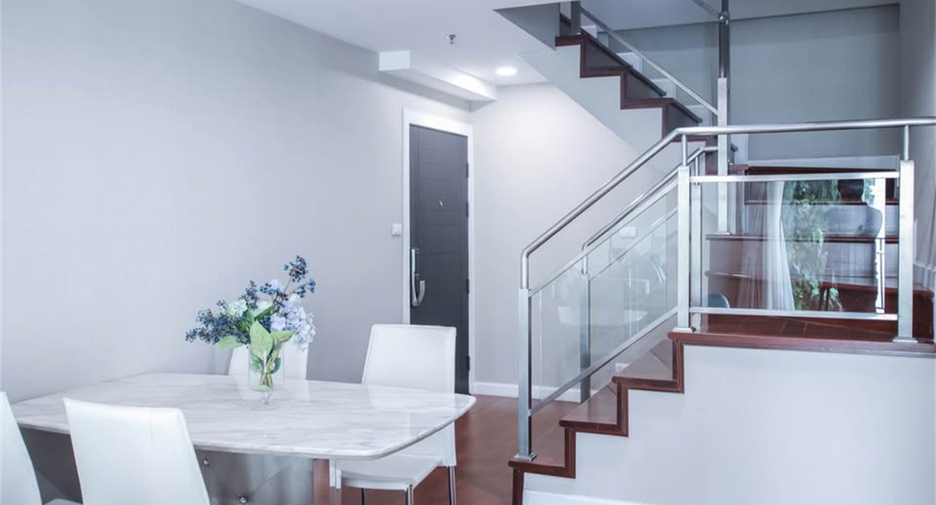Wohnung zur Miete mit 3 Zimmer in Huai Khwang, Bangkok