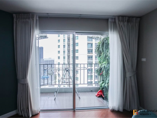For rent 3 bedrooms condo in Huai Khwang, Bangkok