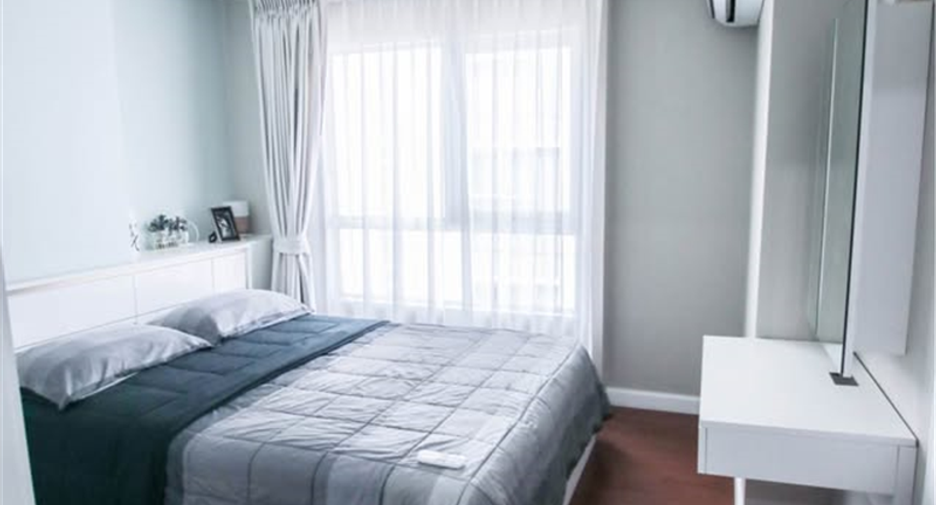 Wohnung zur Miete mit 3 Zimmer in Huai Khwang, Bangkok