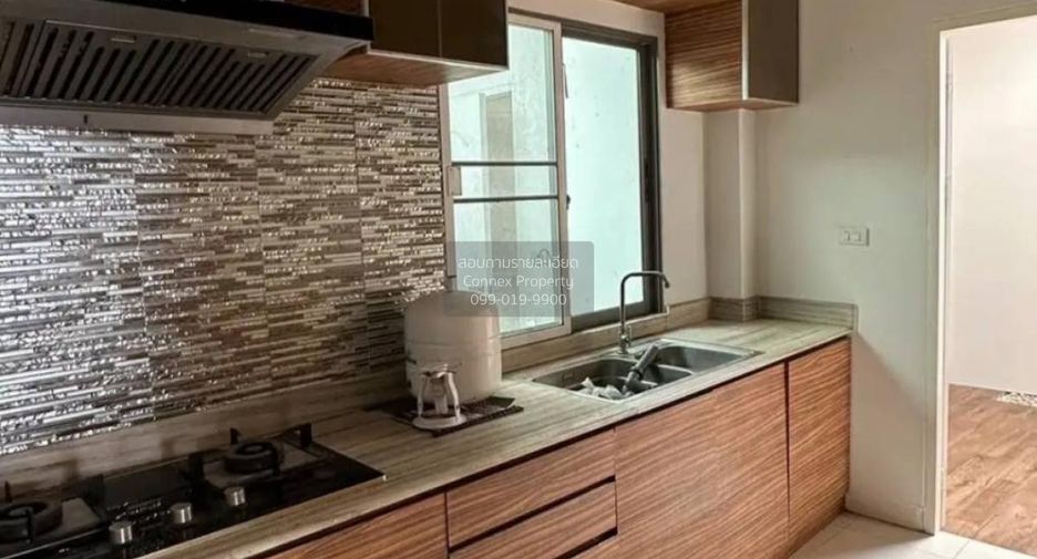 For sale 3 bedrooms house in Mueang Nonthaburi, Nonthaburi