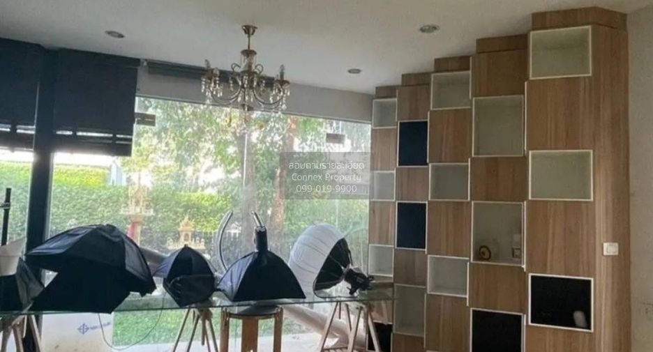 For sale 3 bedrooms house in Mueang Nonthaburi, Nonthaburi