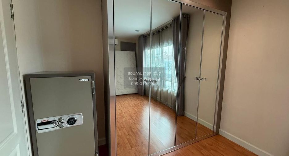 For sale 4 bedrooms house in Pak Kret, Nonthaburi
