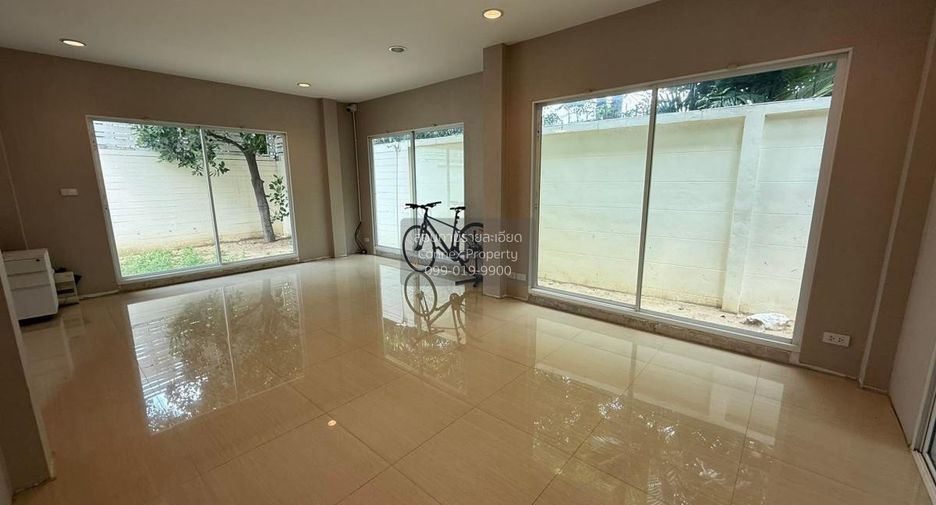 For sale 4 bedrooms house in Pak Kret, Nonthaburi