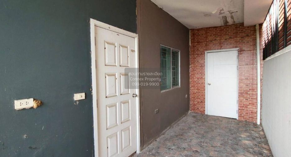 For sale 4 bedrooms townhouse in Bang Phli, Samut Prakan