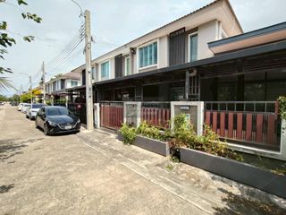 For sale 4 bedrooms townhouse in Bang Phli, Samut Prakan