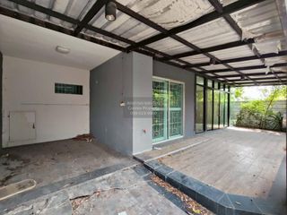 For sale 4 bedrooms townhouse in Bang Phli, Samut Prakan