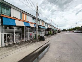 For sale 3 bedrooms townhouse in Bang Bo, Samut Prakan