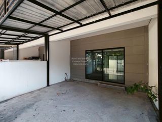 For sale 3 bedrooms townhouse in Mueang Samut Prakan, Samut Prakan