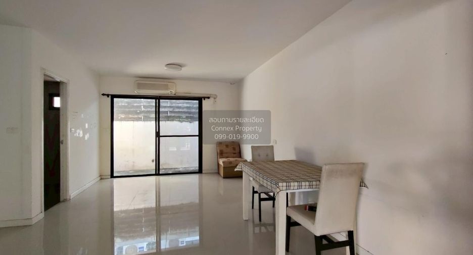 For sale 3 bedrooms townhouse in Mueang Samut Prakan, Samut Prakan