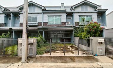 For sale 3 bedrooms townhouse in Mueang Samut Prakan, Samut Prakan