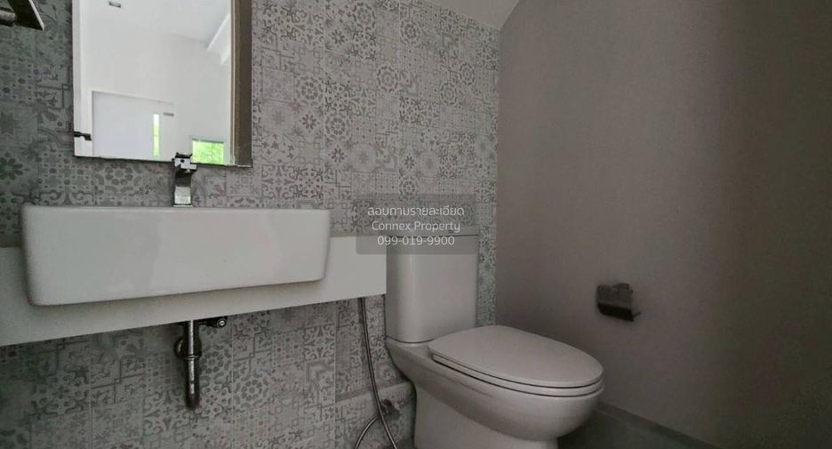 For sale 3 bedrooms townhouse in Mueang Samut Prakan, Samut Prakan