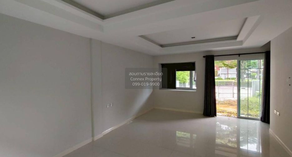 For sale 3 bedrooms townhouse in Mueang Samut Prakan, Samut Prakan