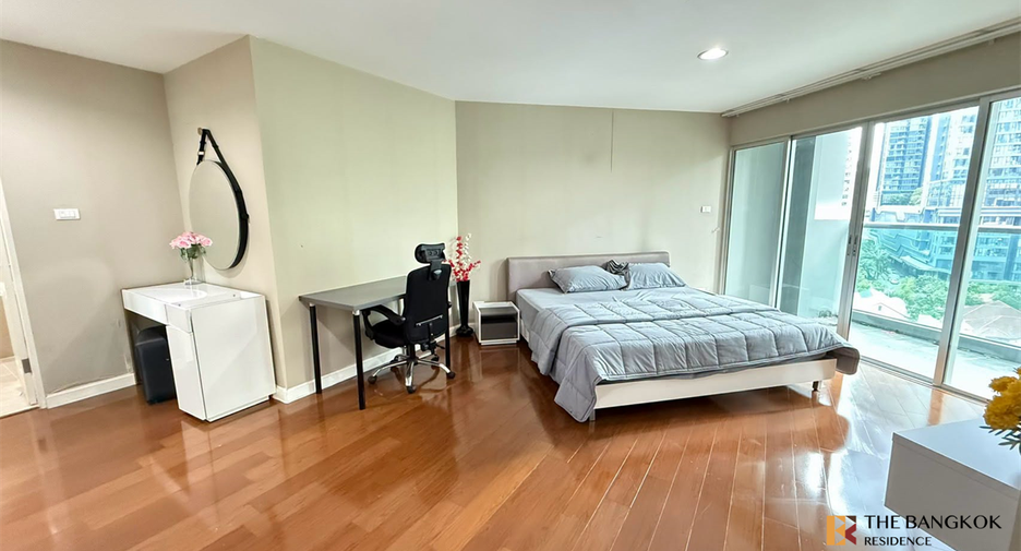 Wohnung zur Miete mit 5 Zimmer in Huai Khwang, Bangkok