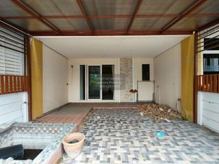Casa adosada en venta de 4 habitaciones en Nong Khaem, Bangkok
