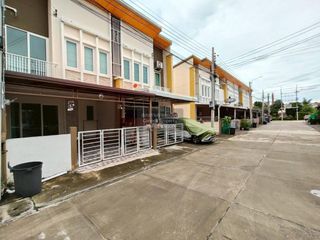 Casa adosada en venta de 4 habitaciones en Nong Khaem, Bangkok