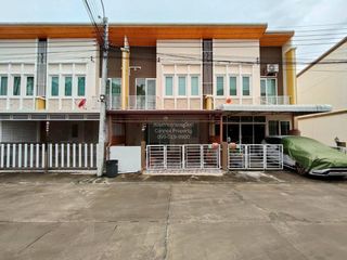 Casa adosada en venta de 4 habitaciones en Nong Khaem, Bangkok