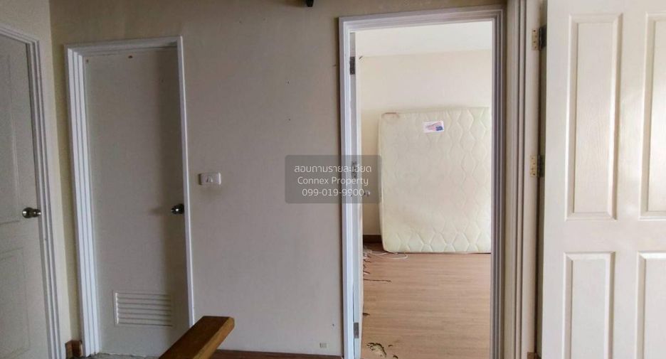 Casa adosada en venta de 4 habitaciones en Nong Khaem, Bangkok