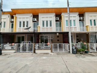 Reihenhaus zum Kauf mit 3 Zimmer in Mueang Samut Prakan, Samut Prakan