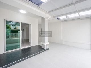 Casa adosada en venta de 3 habitaciones en Mueang Nonthaburi, Nonthaburi