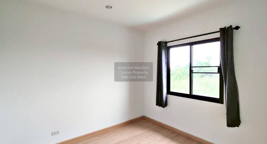 Casa adosada en venta de 3 habitaciones en Bang Phli, Samut Prakan
