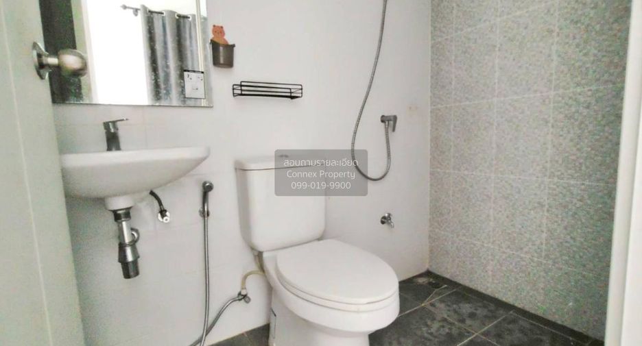 Casa adosada en venta de 3 habitaciones en Bang Phli, Samut Prakan