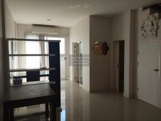 Reihenhaus zum Kauf mit 3 Zimmer in Chom Thong, Bangkok