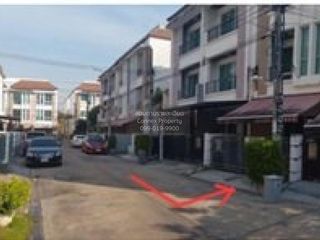Reihenhaus zum Kauf mit 3 Zimmer in Chom Thong, Bangkok