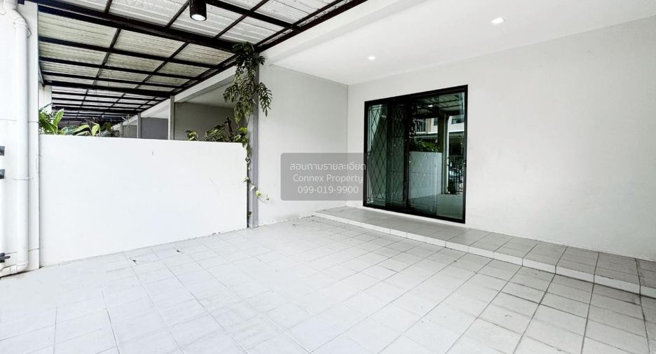 Casa adosada en venta de 4 habitaciones en Bang Khen, Bangkok