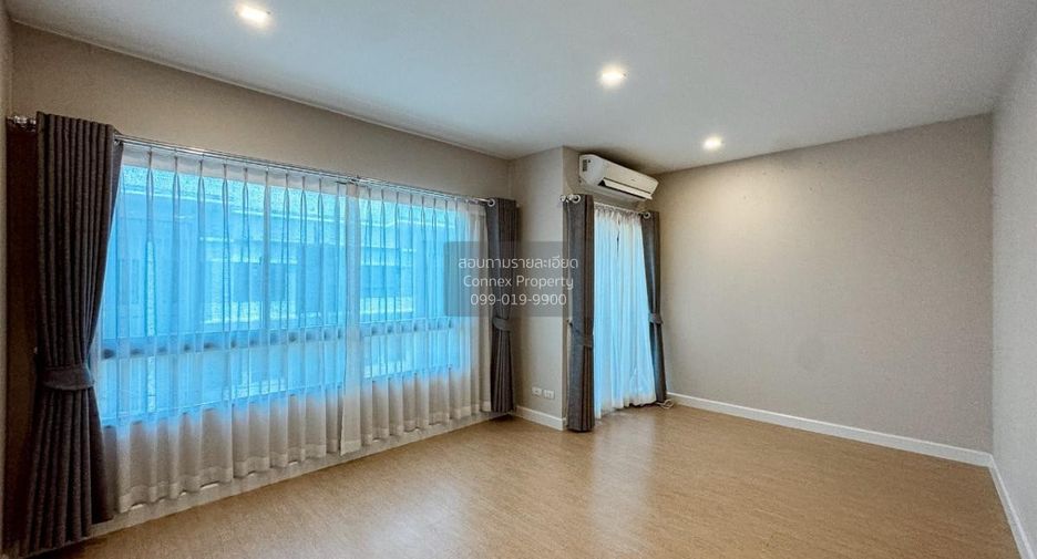 Casa adosada en venta de 4 habitaciones en Bang Khen, Bangkok