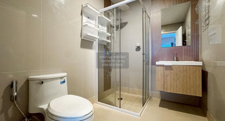Casa adosada en venta de 4 habitaciones en Bang Khen, Bangkok