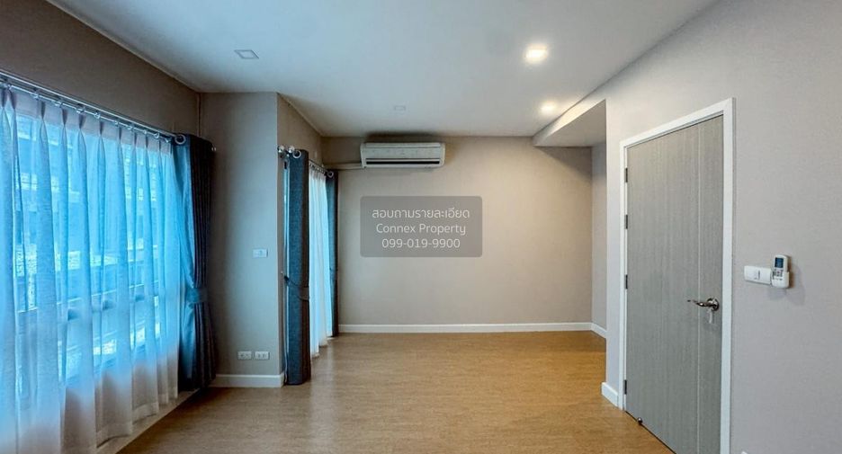 Casa adosada en venta de 4 habitaciones en Bang Khen, Bangkok
