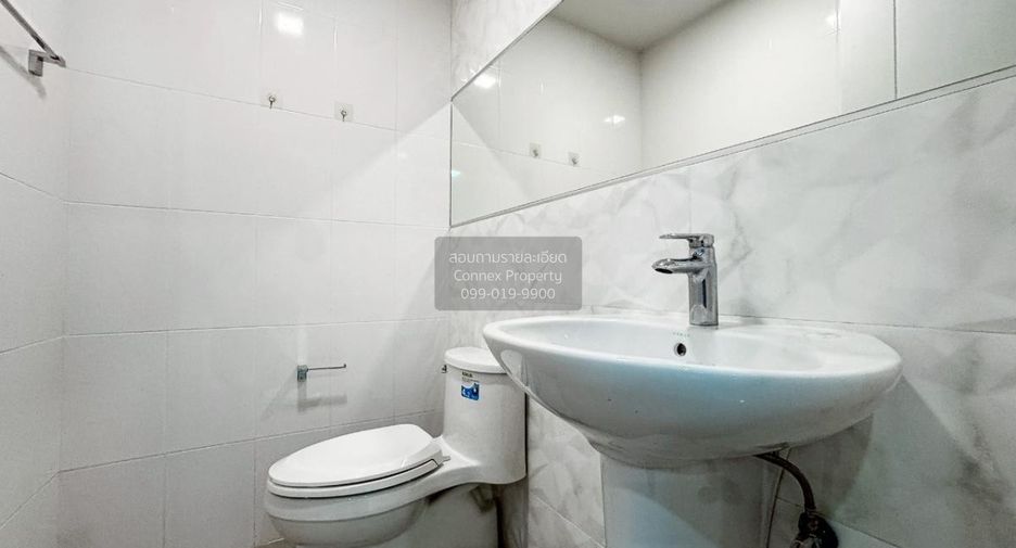 Casa adosada en venta de 4 habitaciones en Bang Khen, Bangkok
