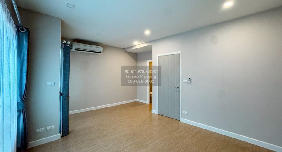 Casa adosada en venta de 4 habitaciones en Bang Khen, Bangkok