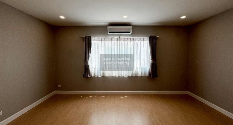 Casa adosada en venta de 4 habitaciones en Bang Khen, Bangkok
