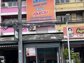 À vendre 2 chambres local commercial à Mueang Samut Prakan, Samut Prakan