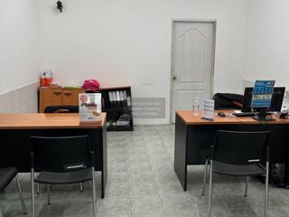 À vendre 2 chambres local commercial à Mueang Samut Prakan, Samut Prakan