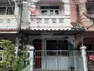 Casa adosada en venta de 2 habitaciones en Thung Khru, Bangkok