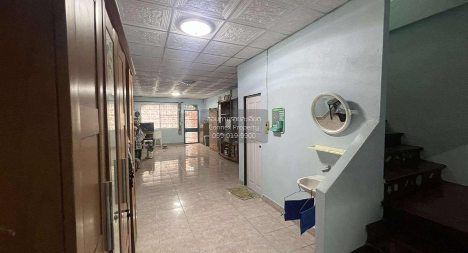 Casa adosada en venta de 2 habitaciones en Thung Khru, Bangkok