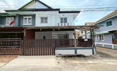 Casa adosada en venta de 3 habitaciones en Bang Yai, Nonthaburi