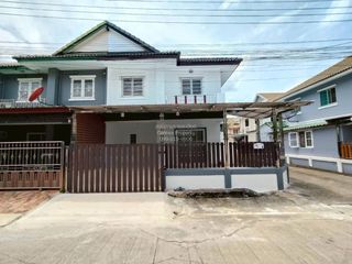 Casa adosada en venta de 3 habitaciones en Bang Yai, Nonthaburi