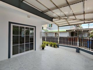 Casa adosada en venta de 3 habitaciones en Bang Yai, Nonthaburi