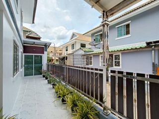 Casa adosada en venta de 3 habitaciones en Bang Yai, Nonthaburi