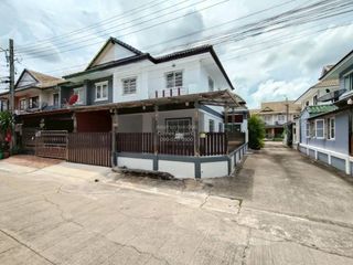 Casa adosada en venta de 3 habitaciones en Bang Yai, Nonthaburi