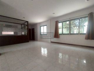 Casa en venta de 4 habitaciones en Bang Sao Thong, Samut Prakan