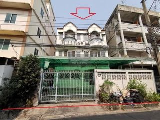 Casa adosada en venta de 8 habitaciones en Bang Khun Thian, Bangkok