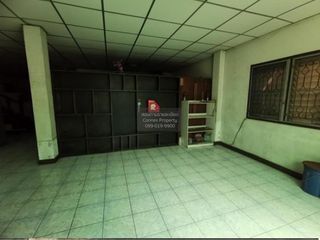 Casa adosada en venta de 8 habitaciones en Bang Khun Thian, Bangkok