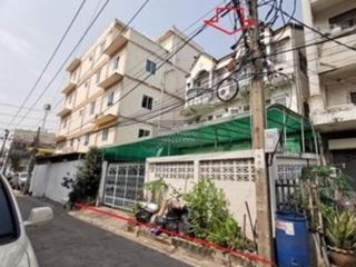 Casa adosada en venta de 8 habitaciones en Bang Khun Thian, Bangkok
