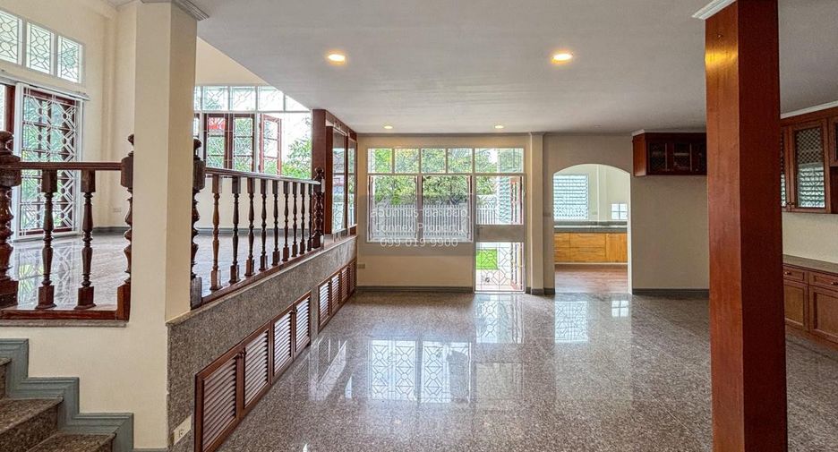 For sale 4 bedrooms house in Thanyaburi, Pathum Thani
