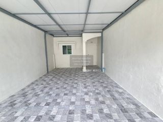 出售 2 卧室 联排别墅 在 Bang Sao Thong, Samut Prakan